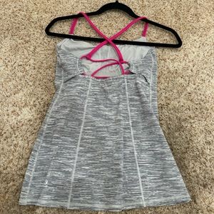 Old lululemon tank size 6 discontinued cool style